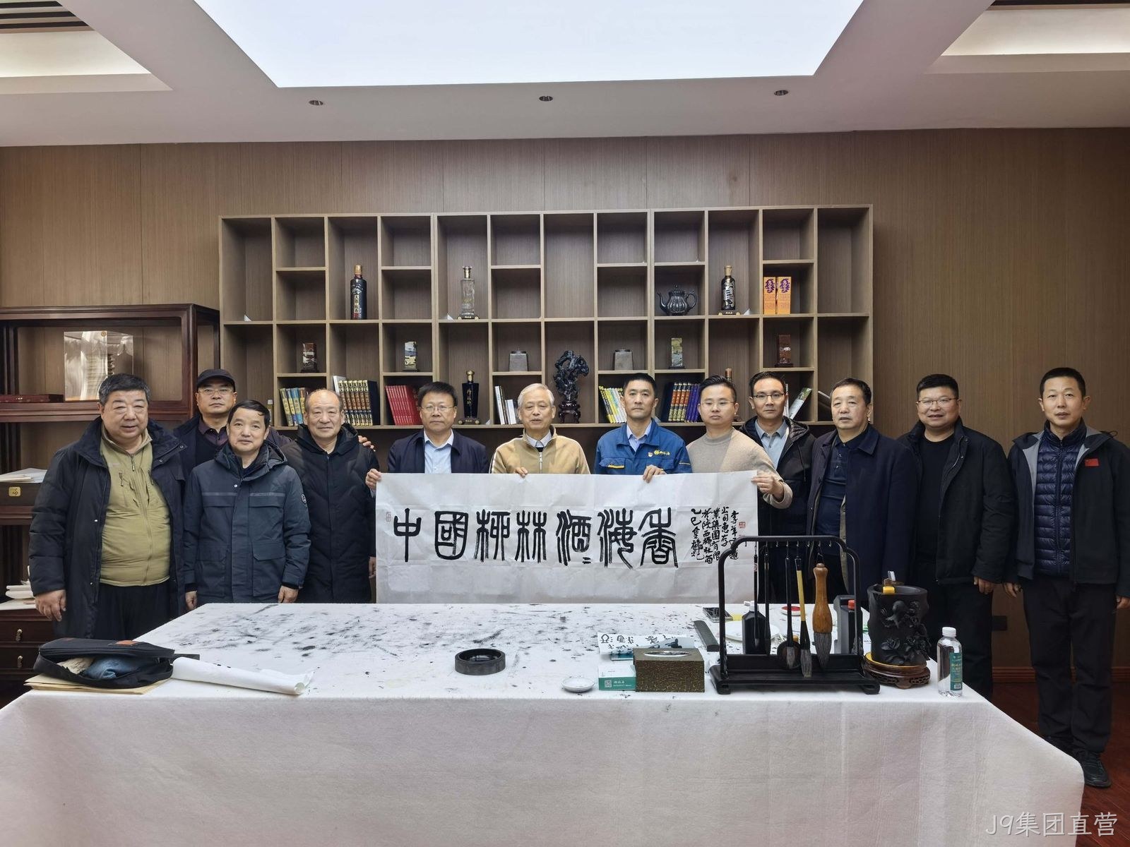  中国文化产业战略协会副主席李羊民一行莅临J9集团直营参观交流